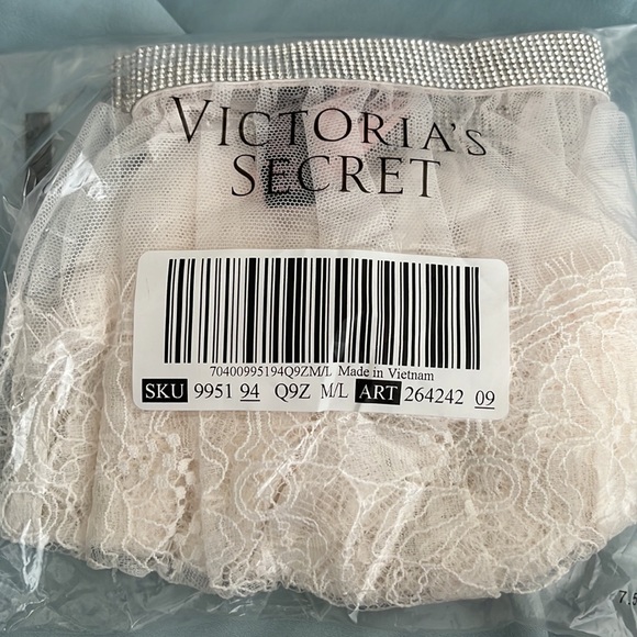 NWT Victoria’s Secret Shine Lace Skirt with Garters - Picture 5 of 5
